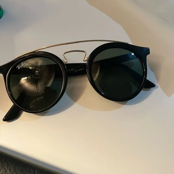 Ray-Ban | Accessories | Rayban Sunglasses In A Great  display picture 3